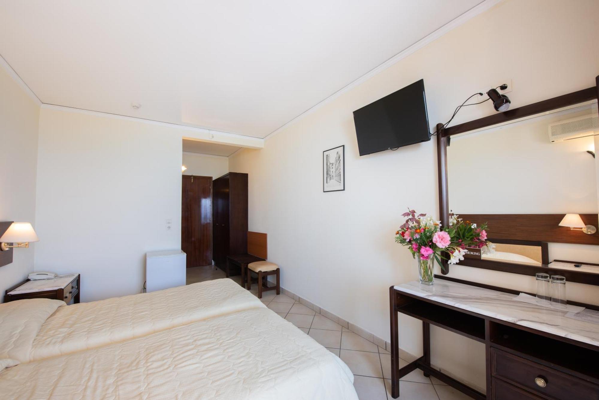 Aphrodite Beach Hotel Corfu Roda  Buitenkant foto